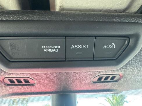 Used 2022 Jeep Wrangler Unlimited Sahara w/ Cold Weather Group AWD/4WD image 18