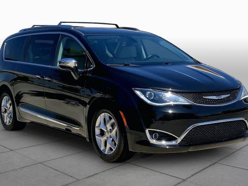Used 2020 Chrysler Pacifica Limited FWD image 3