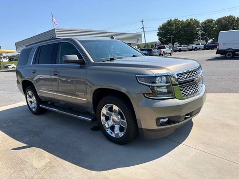 Used 2019 Chevrolet Tahoe LT w/ LT Signature Package AWD/4WD image 3