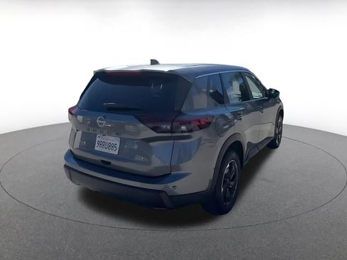 Used 2025 Nissan Rogue SV image 14