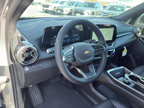 New 2026 Chevrolet Equinox LT w/ Convenience Package II image 23