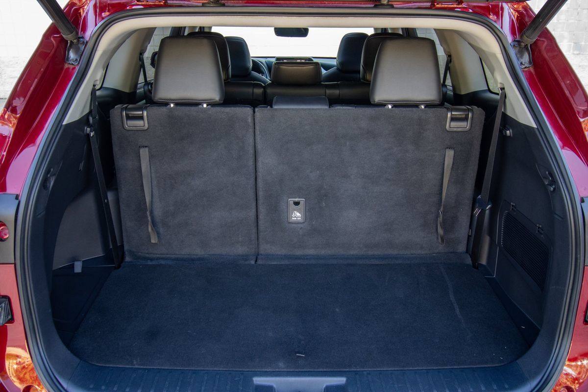 Used 2020 Toyota Highlander XLE FWD image 43
