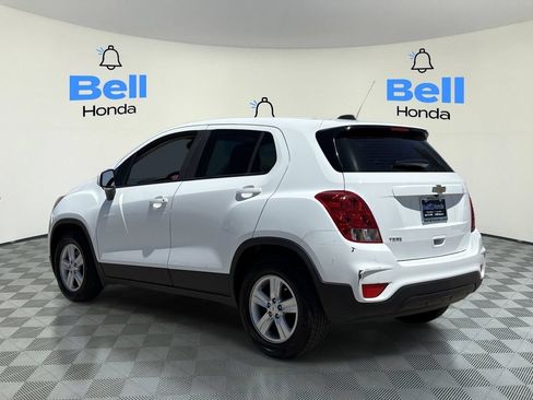 Used 2020 Chevrolet Trax LS FWD image 3