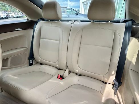 Used 2014 Volkswagen Beetle TDI FWD image 18