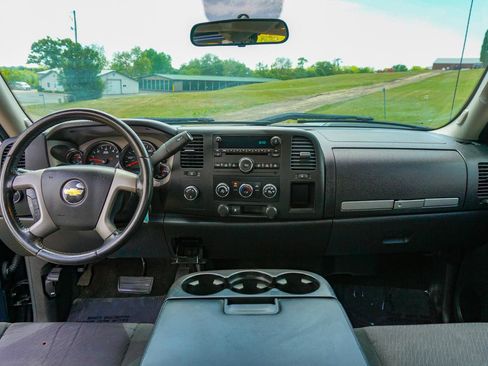 Used 2011 Chevrolet Silverado 1500 LT AWD/4WD image 10