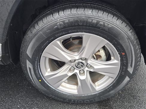 Used 2023 Toyota RAV4 LE image 12