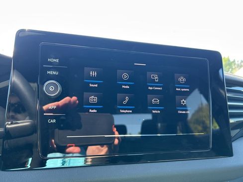 Used 2025 Volkswagen Jetta Sport image 32