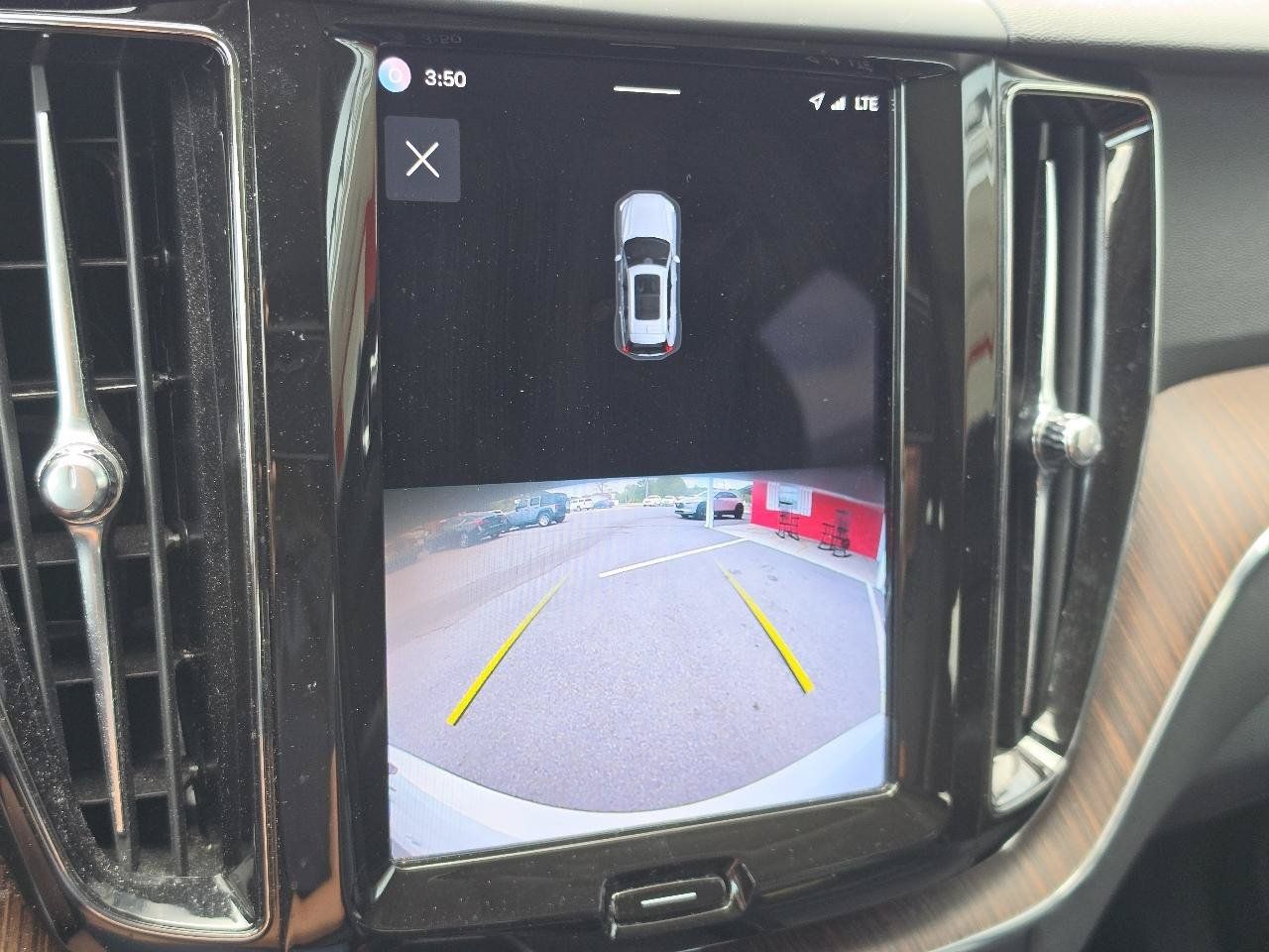 Used 2022 Volvo XC60 B5 Momentum AWD/4WD image 23