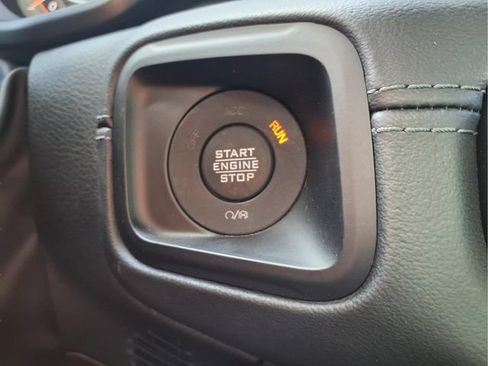Used 2024 Jeep Gladiator Mojave w/ Technology Group AWD/4WD image 36