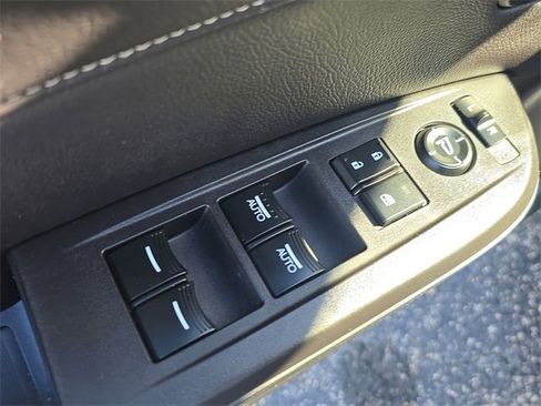 Used 2019 Acura ILX w/ Premium Package image 15