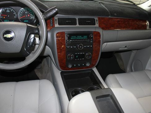 Used 2010 Chevrolet Avalanche LT w/ Luxury Package RWD image 18