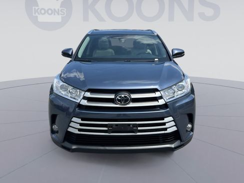 Used 2017 Toyota Highlander XLE AWD/4WD image 11