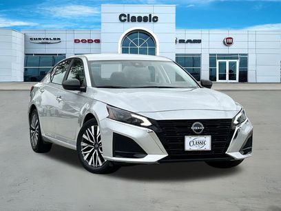 Used 2024 Nissan Altima 2.5 SV