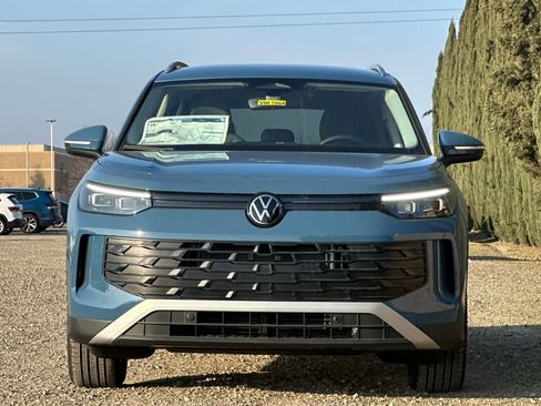 New 2026 Volkswagen Tiguan SE image 9