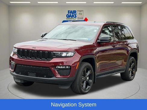 Used 2024 Jeep Grand Cherokee Limited w/ Luxury Tech Group II AWD/4WD image 3