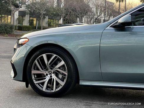 Used 2025 Mercedes-Benz E 350 4MATIC Sedan image 17