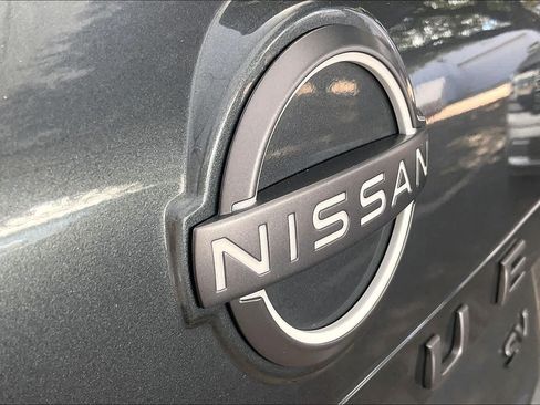 Used 2024 Nissan Rogue SV w/ SV Premium Package FWD image 31