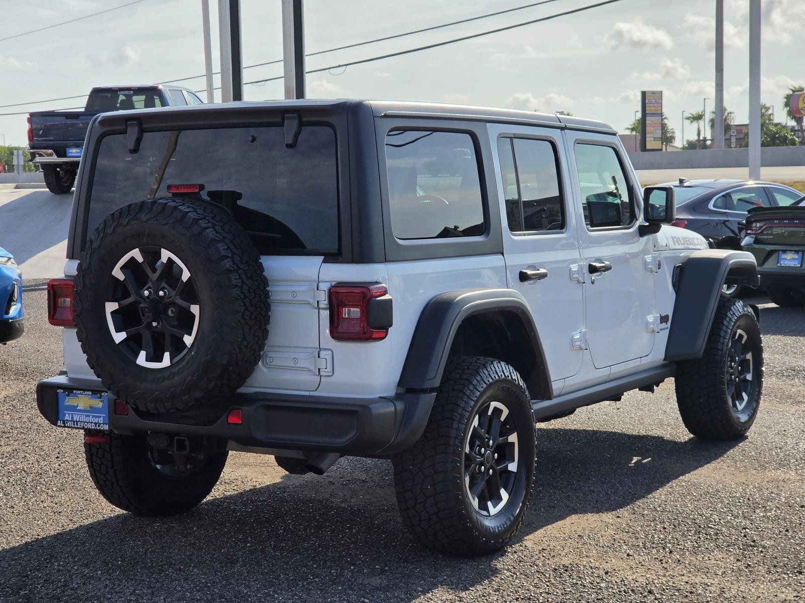 Used 2025 Jeep Wrangler Unlimited Rubicon AWD/4WD image 5