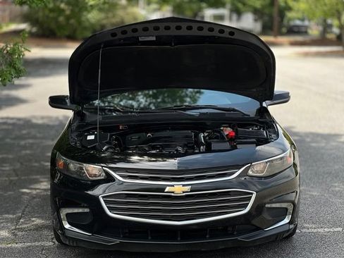 Used 2017 Chevrolet Malibu LT w/ Leather Package FWD image 42