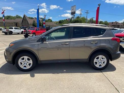 Used 2015 Toyota RAV4 LE AWD/4WD image 9