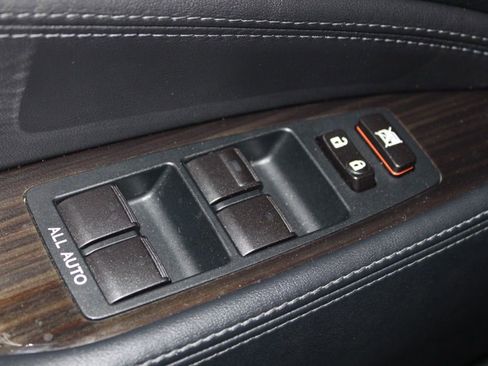 Used 2013 Lexus LS 460 AWD w/ Comfort Pkg image 15