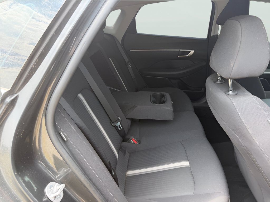 Used 2025 Hyundai Sonata SEL FWD image 17