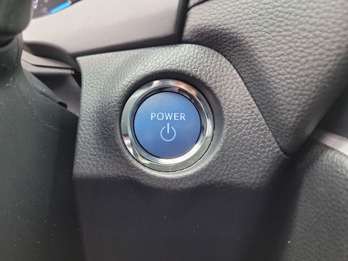 Certified 2022 Toyota RAV4 SE image 28