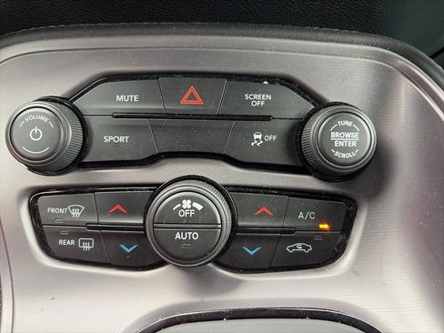 Used 2023 Dodge Challenger SXT image 20