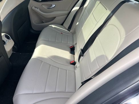 Used 2019 Mercedes-Benz C 300 4MATIC Sedan image 9