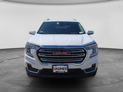 Used 2024 GMC Terrain SLT