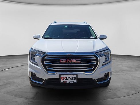 Used 2024 GMC Terrain SLT AWD/4WD image 4