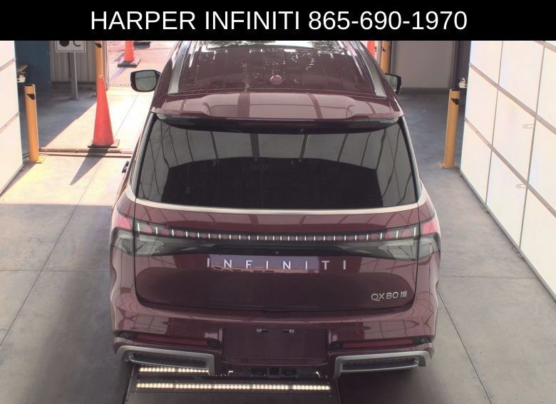 Used 2025 INFINITI QX80 Sensory AWD/4WD image 10