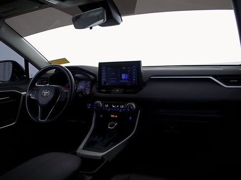 Used 2022 Toyota RAV4 XLE Premium image 24
