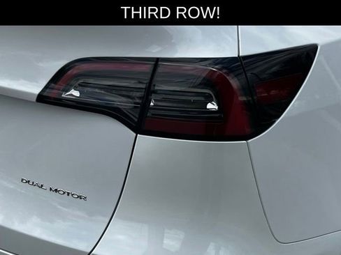 Used 2024 Tesla Model Y Long Range AWD/4WD image 31