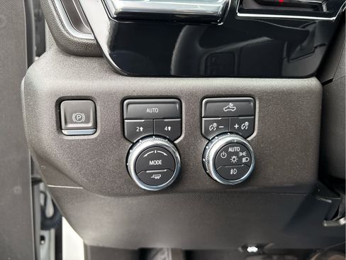 Used 2023 GMC Sierra 1500 Elevation image 26
