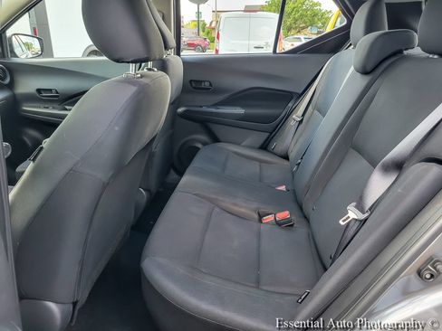 Used 2023 Nissan Kicks S FWD image 9