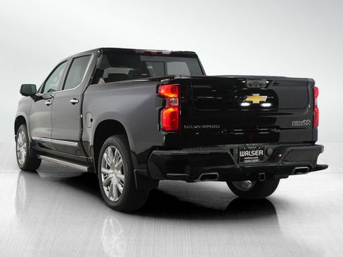 Used 2024 Chevrolet Silverado 1500 High Country image 3
