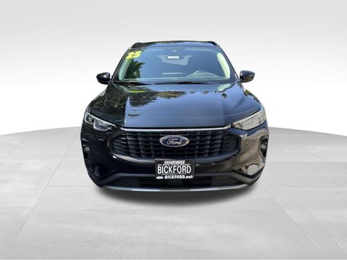 Used 2025 Ford Escape Platinum AWD/4WD image 2