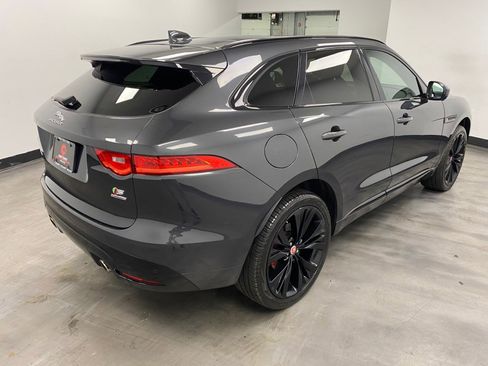 Used 2019 Jaguar F-PACE S image 6