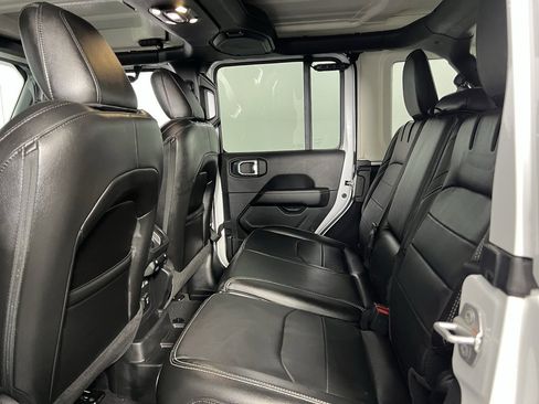 Used 2023 Jeep Wrangler Unlimited Sahara image 25