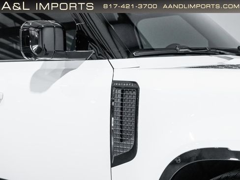 Used 2023 Land Rover Defender 110 X-Dynamic SE AWD/4WD image 22