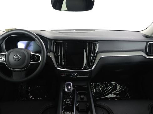 Used 2025 Volvo V60 B5 Cross Country Ultra AWD/4WD image 7