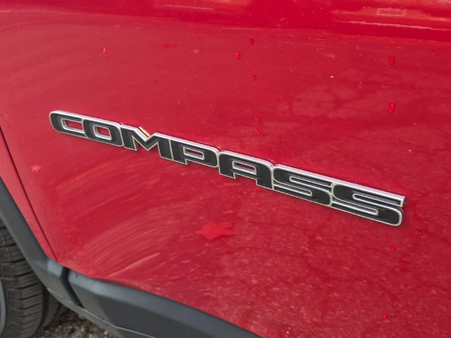 Used 2018 Jeep Compass Limited AWD/4WD image 10