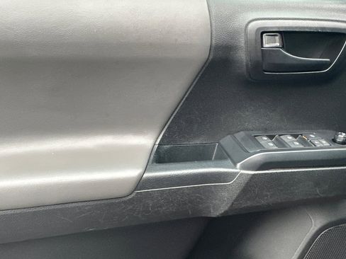 Used 2022 Toyota Tacoma SR5 image 11