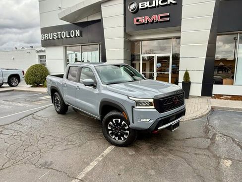 Used 2023 Nissan Frontier PRO-4X w/ Pro Convenience Package image 2