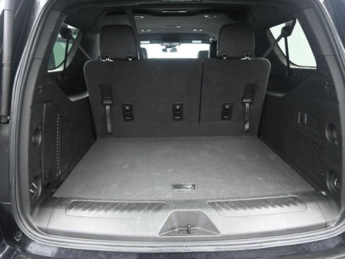 Used 2024 Chevrolet Suburban LT image 30
