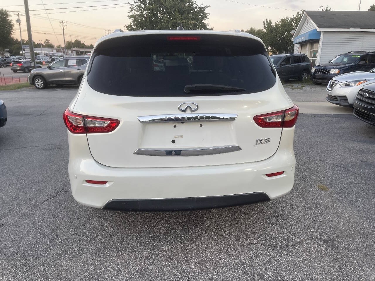 Used 2013 INFINITI JX35 AWD w/ Premium Pkg image 9