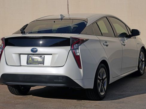 Used 2017 Toyota Prius Three Touring w/ Carpet Mat Package FWD image 43