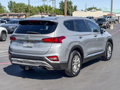 Used 2020 Hyundai Santa Fe SE image 4