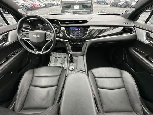 Used 2025 Cadillac XT6 Premium Luxury FWD image 21
